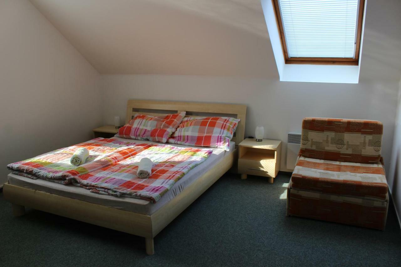Apartman V Podskali Hluboka nad Vltavou Exterior photo