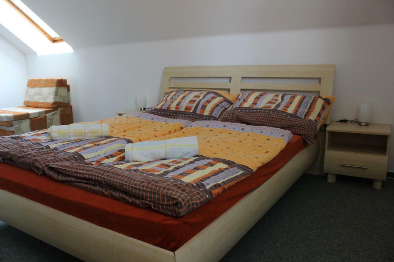 Apartman V Podskali Hluboka nad Vltavou Exterior photo