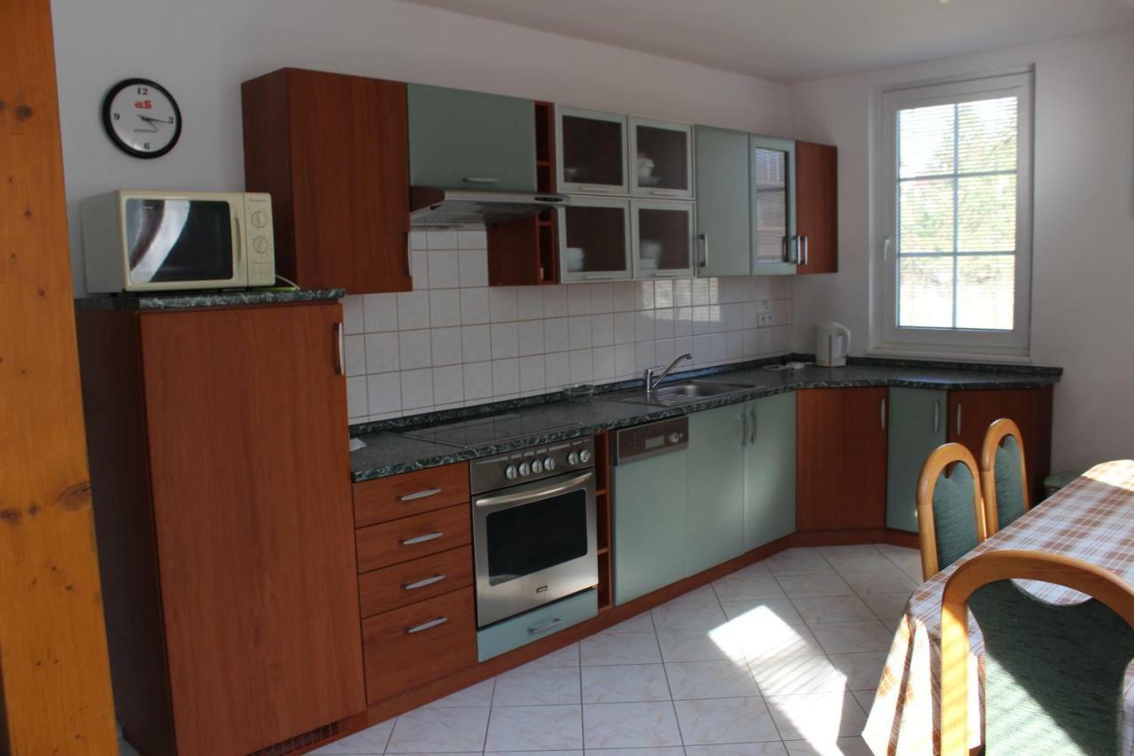 Apartman V Podskali Hluboka nad Vltavou Exterior photo